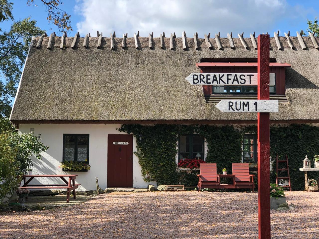 Husargårdens Bed&Breakfast Sjöbo Eksteriør bilde